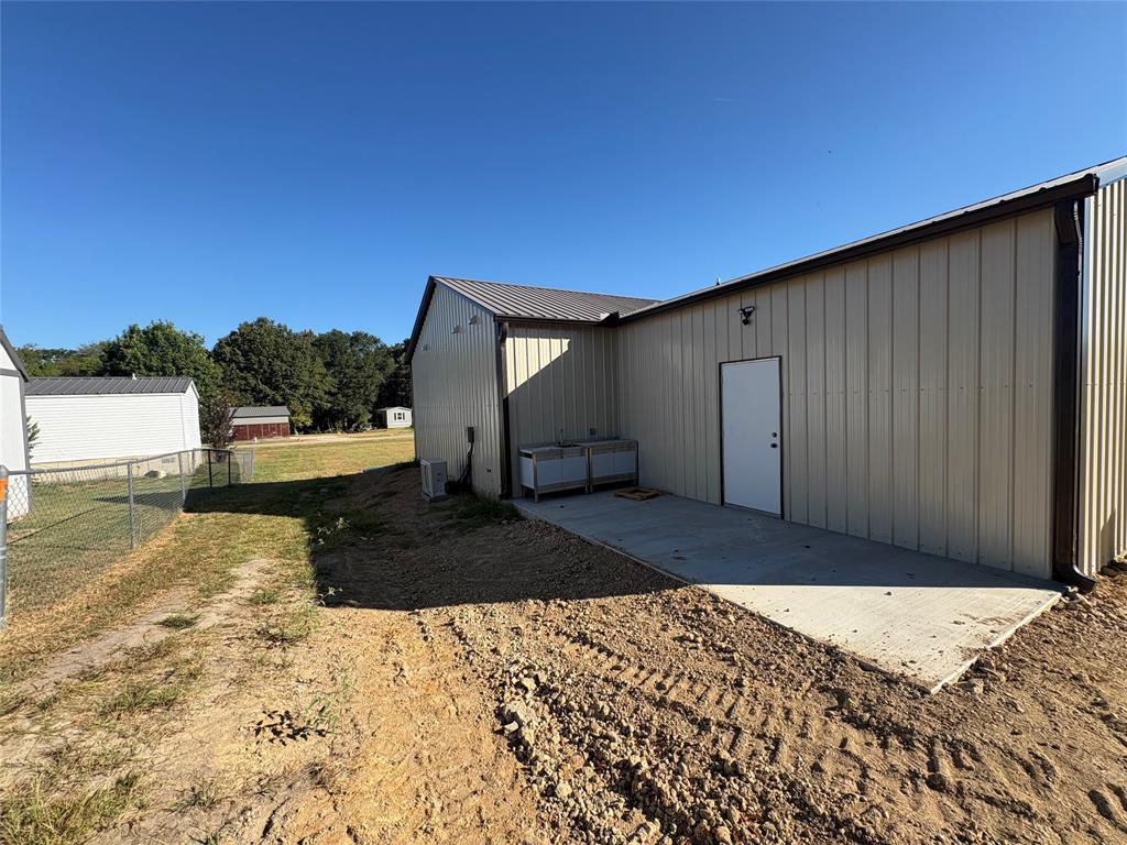 215 Quanah Property Photo 3