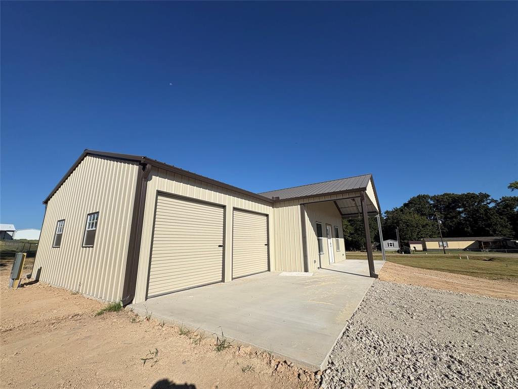 215 Quanah Property Photo 5