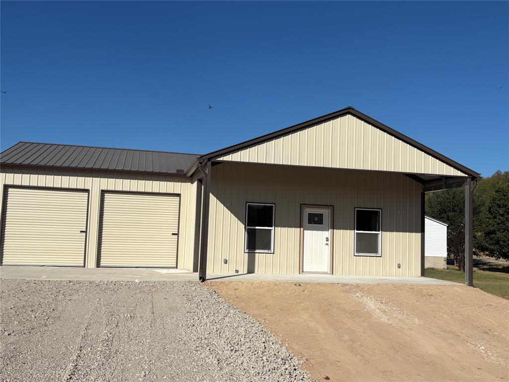215 Quanah Property Photo 6
