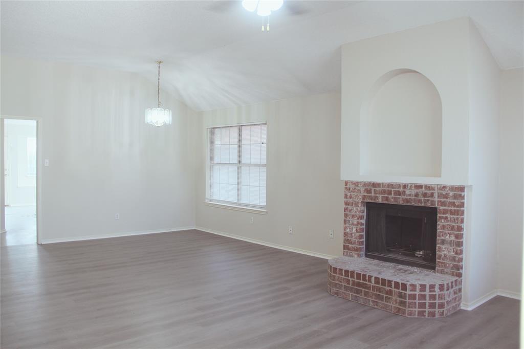 8140 Heritage Place Drive Property Photo 2