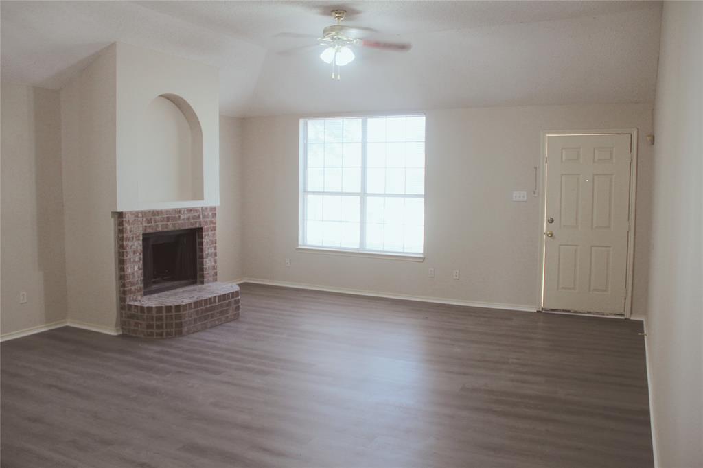 8140 Heritage Place Drive Property Photo 4