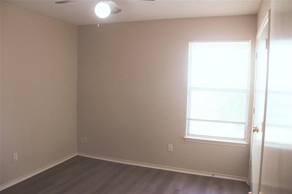 8140 Heritage Place Drive Property Photo 11