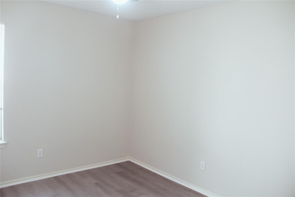 8140 Heritage Place Drive Property Photo 13