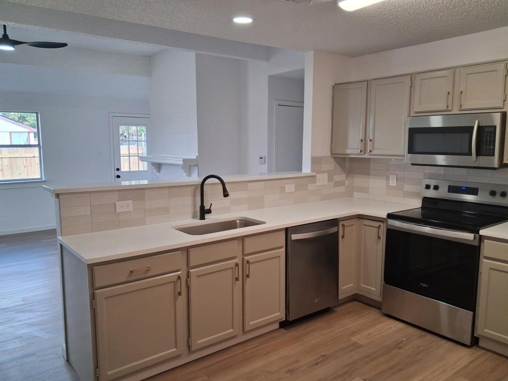 414 Valley Mills Drive Property Photo 5