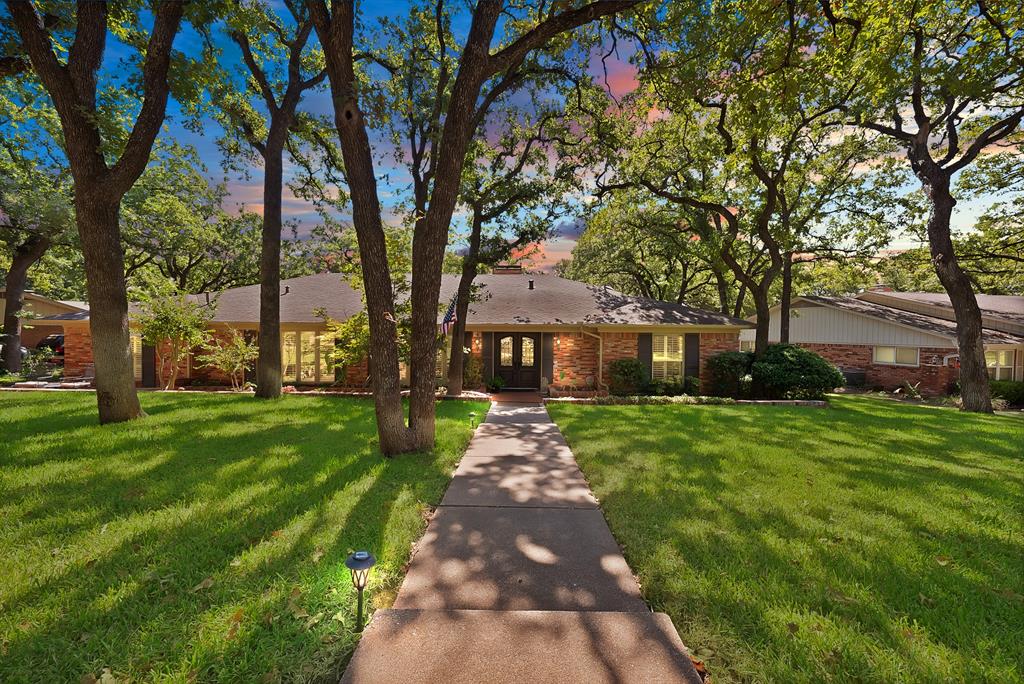 3008 Cambridge Drive Property Photo 1