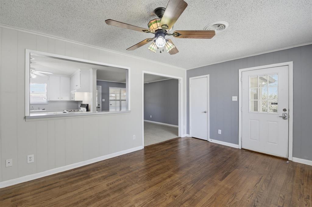 5328 Ira Street Property Photo 6