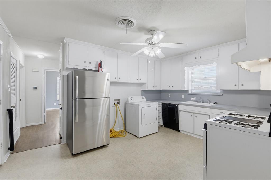 5328 Ira Street Property Photo 15