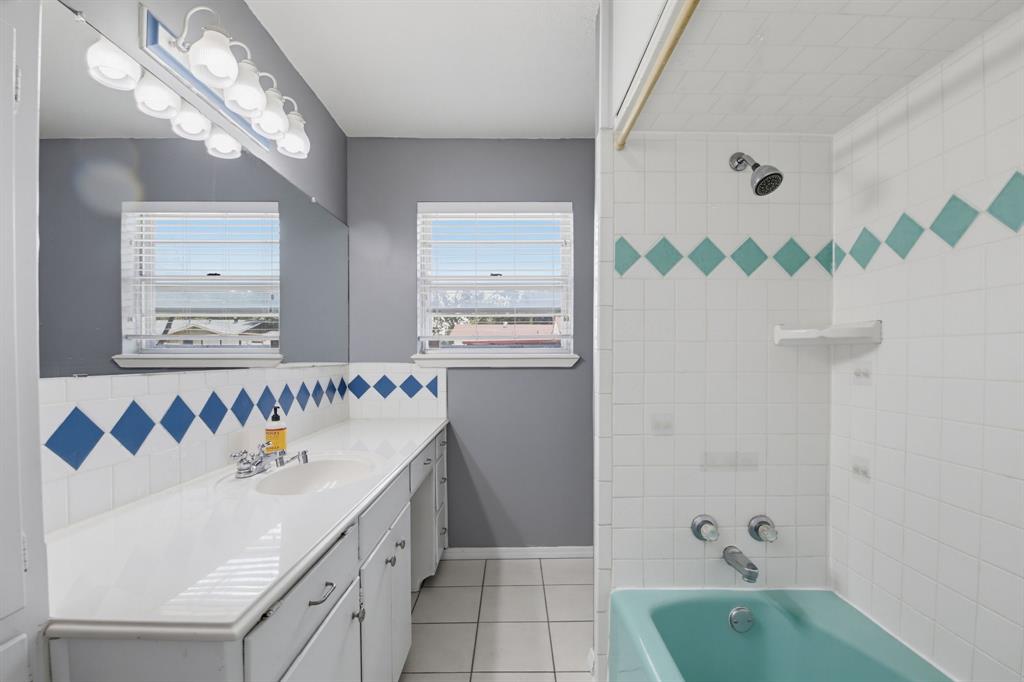 5328 Ira Street Property Photo 20