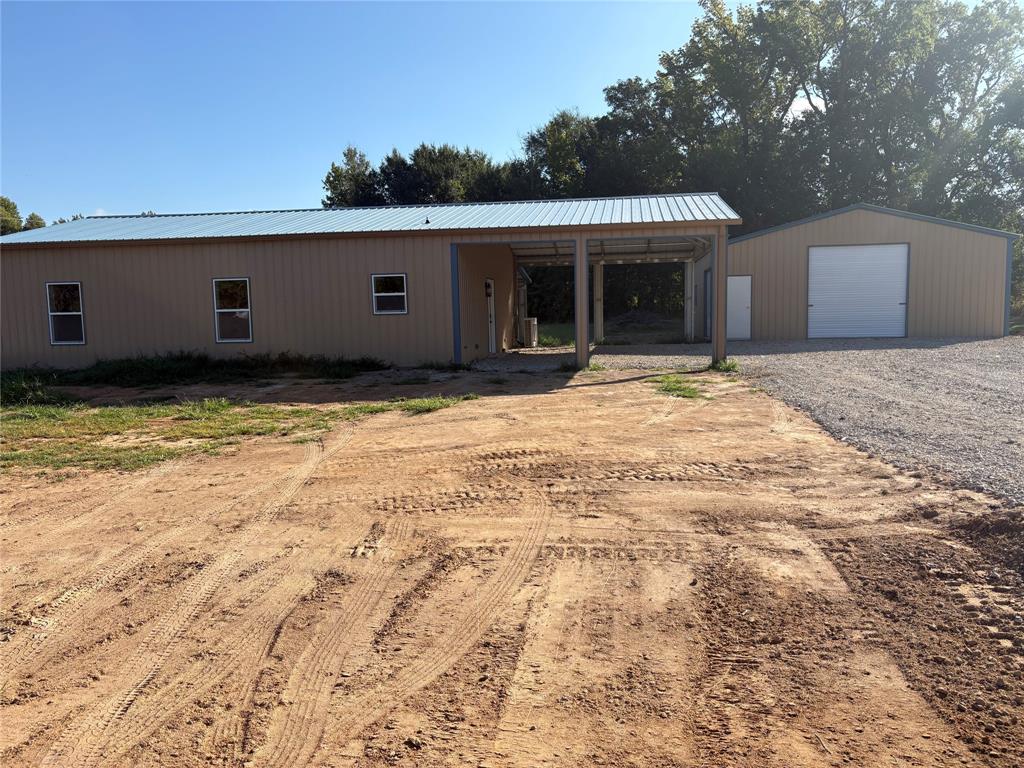 644 Comanche Property Photo 5