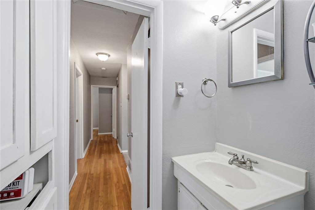 740 Thomas Avenue Property Photo 13