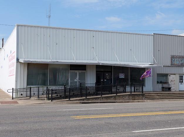 401 E Texas Avenue Property Photo 1