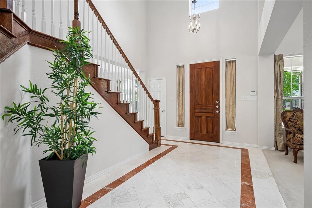 2209 Windy Ridge Court Property Photo 4