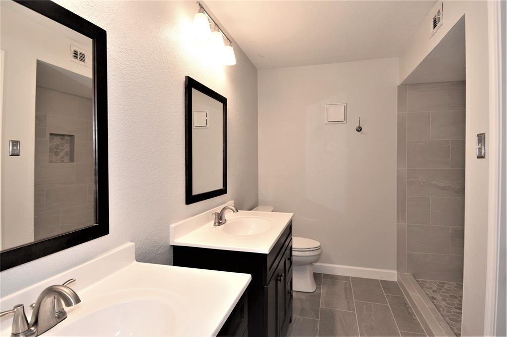 16301 Ledgemont Lane 176 Property Photo 3