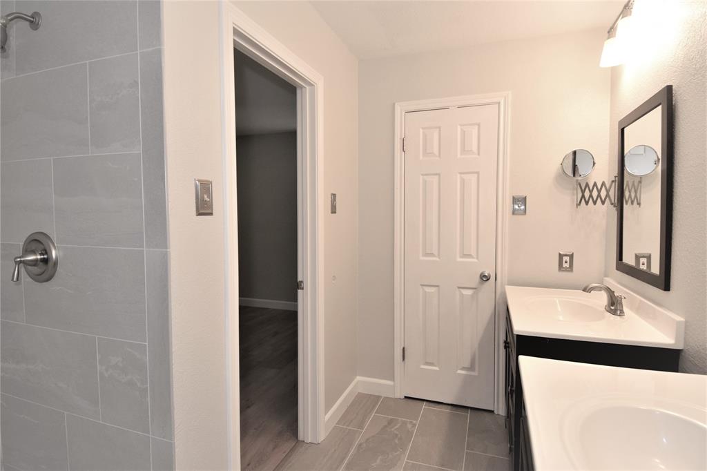 16301 Ledgemont Lane 176 Property Photo 4