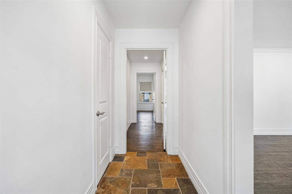 5610 Forest Lane Property Photo 3