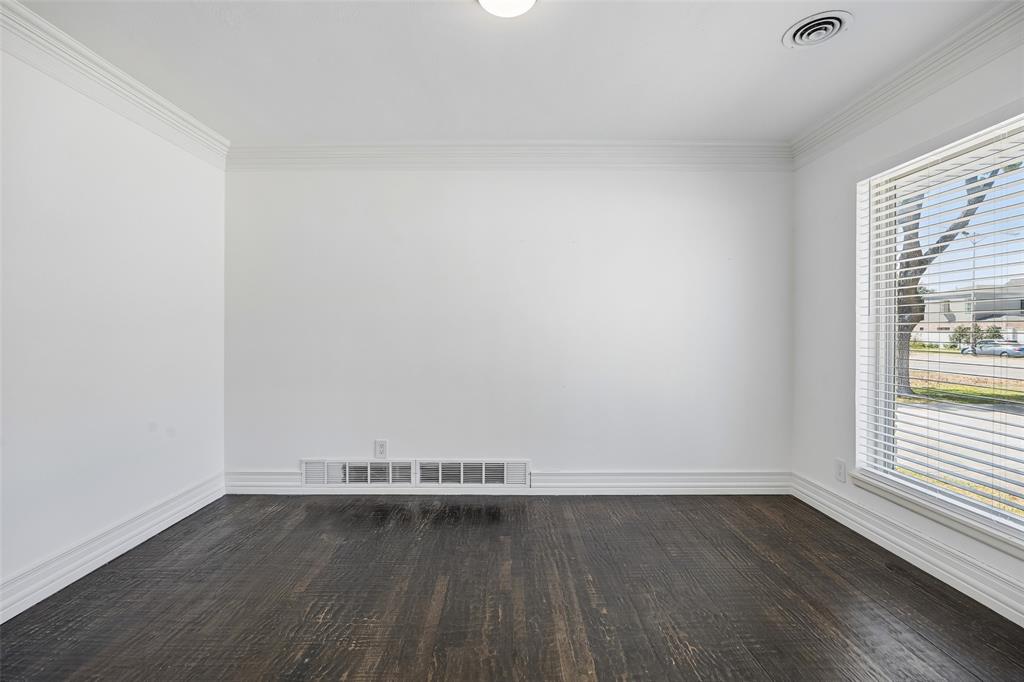 5610 Forest Lane Property Photo 6