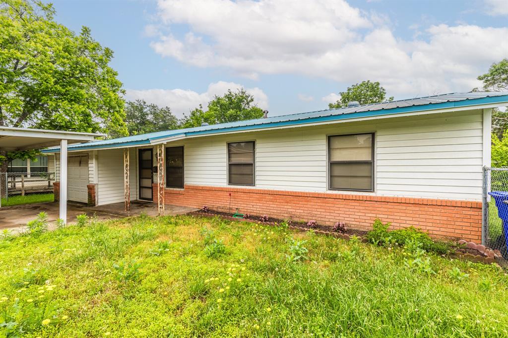 1516 Bryan Avenue Property Photo 1