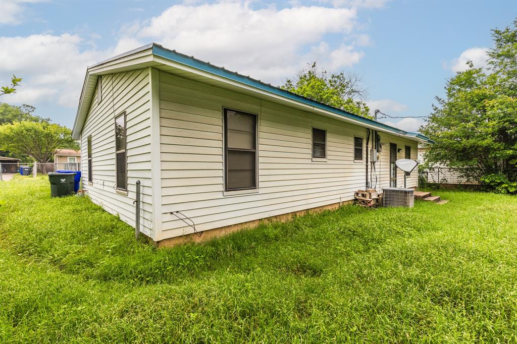 1516 Bryan Avenue Property Photo 4