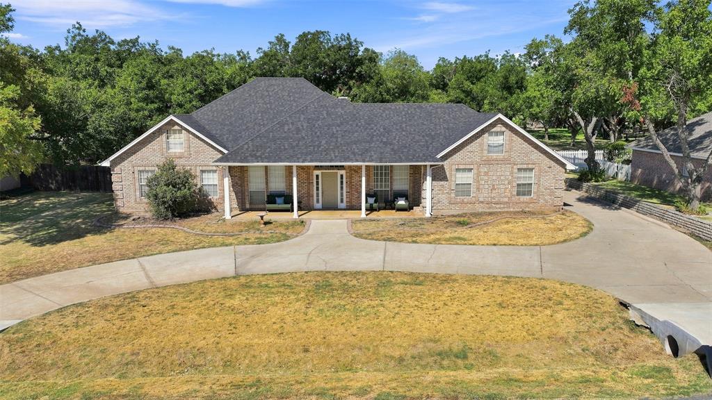 9014 Woodlawn Drive Property Photo 1