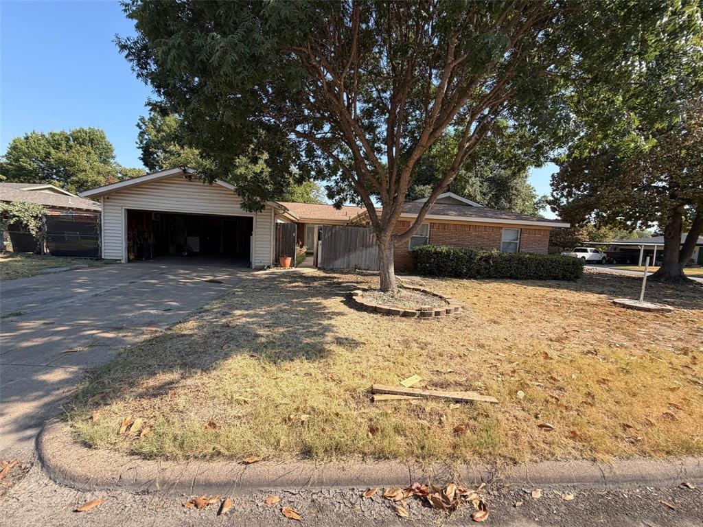 2121 Elton Road Property Photo 1
