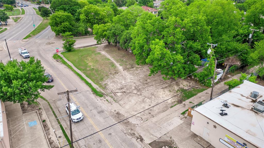4951 E Side Avenue Property Photo 1