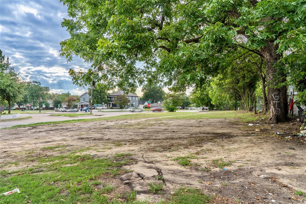 4951 E Side Avenue Property Photo 3