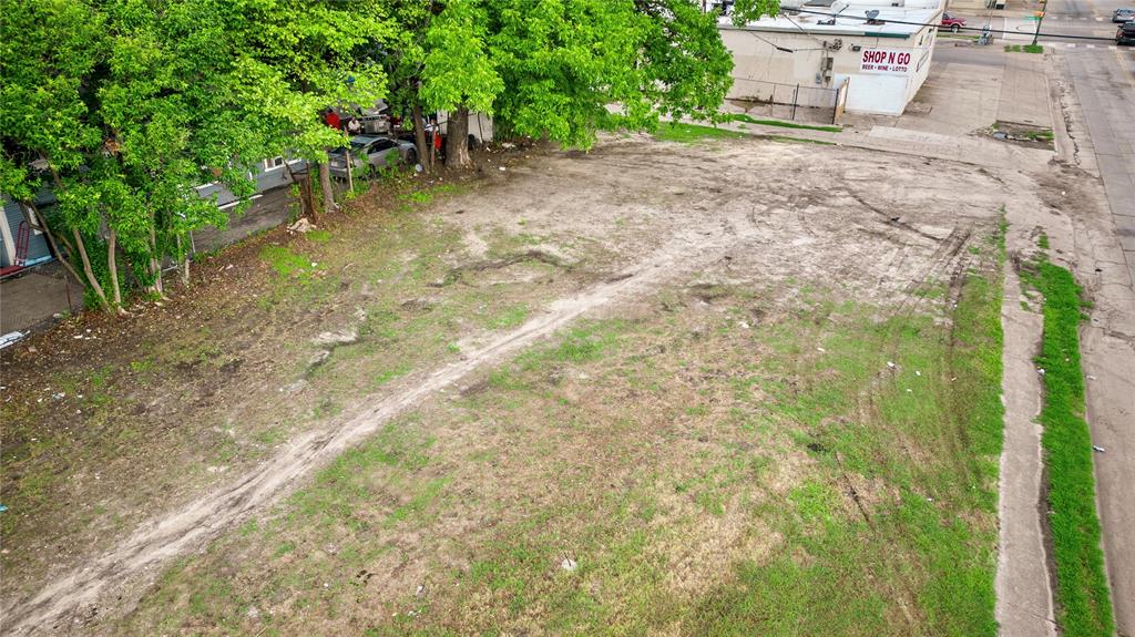 4951 E Side Avenue Property Photo 5