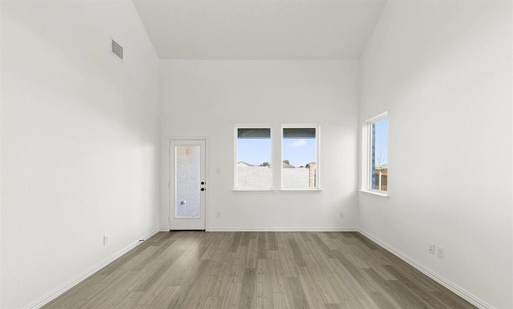 14217 Gallatin Street Property Photo 13