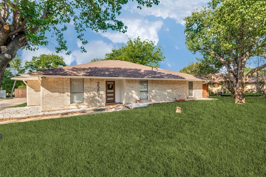 2257 Bolden Road Property Photo 1