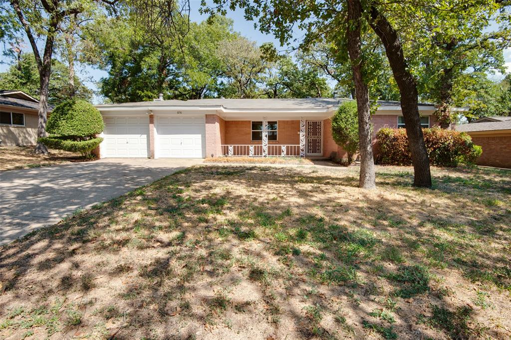 608 Woodcrest Drive Property Photo 1