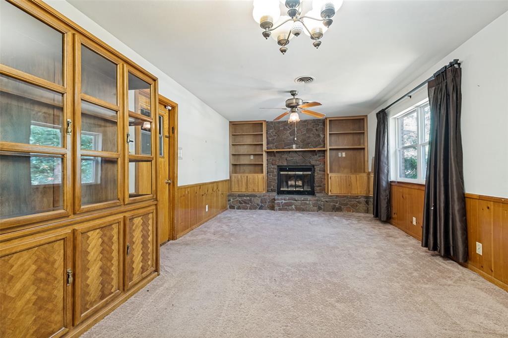 608 Woodcrest Drive Property Photo 4