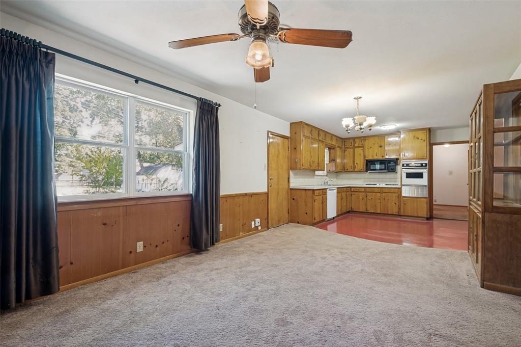 608 Woodcrest Drive Property Photo 5