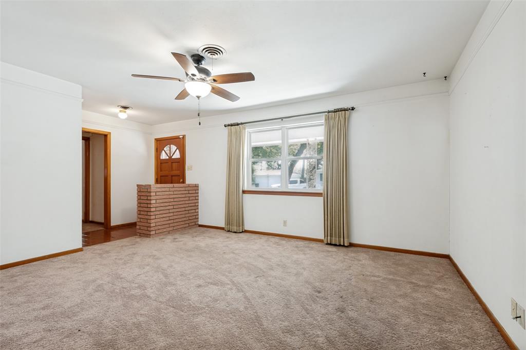 608 Woodcrest Drive Property Photo 6