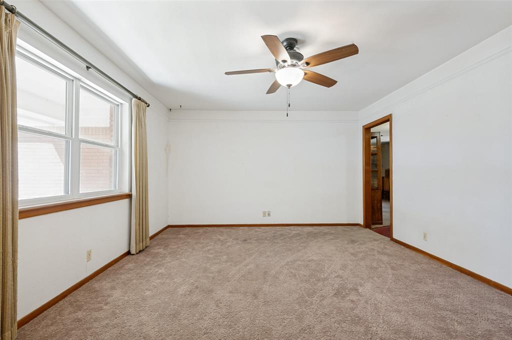 608 Woodcrest Drive Property Photo 7