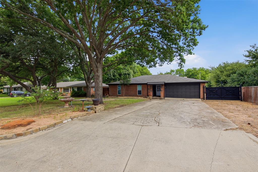 917 E Worth Street Property Photo 1