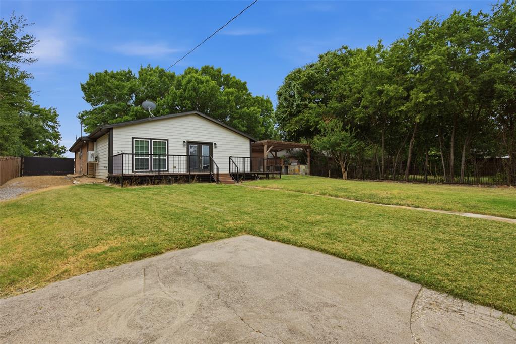 917 E Worth Street Property Photo 24