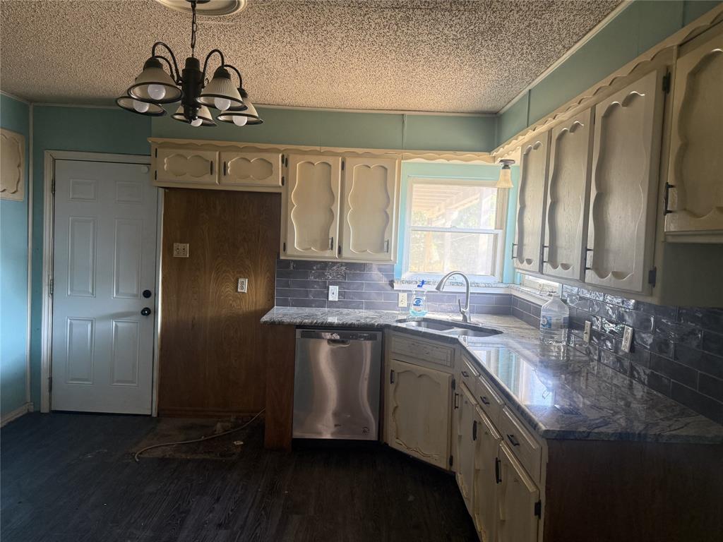 5500 Purington Avenue Property Photo 4