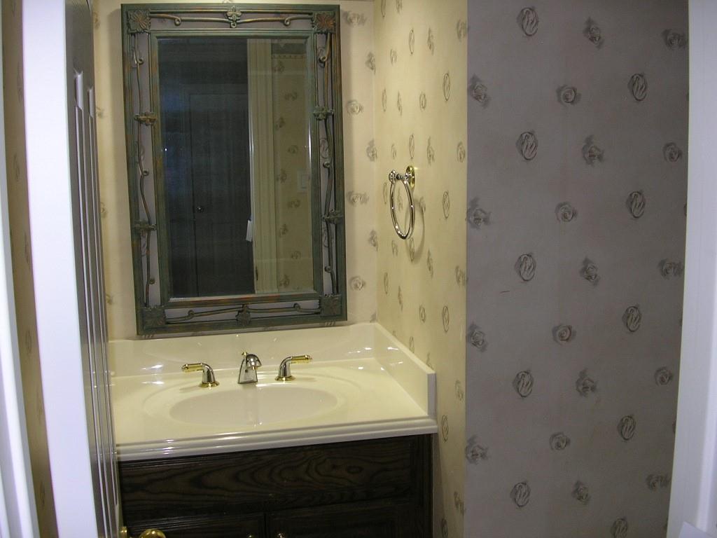 224 Wayside Court Property Photo 4