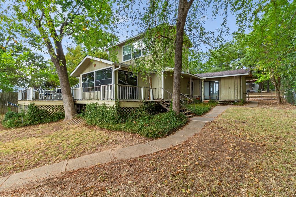 142 Lowe Drive Property Photo 1