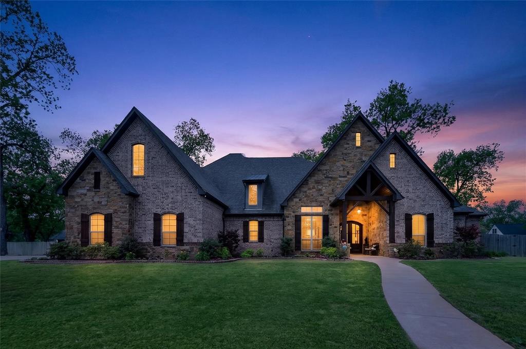 314 Hines Crossing Property Photo 4