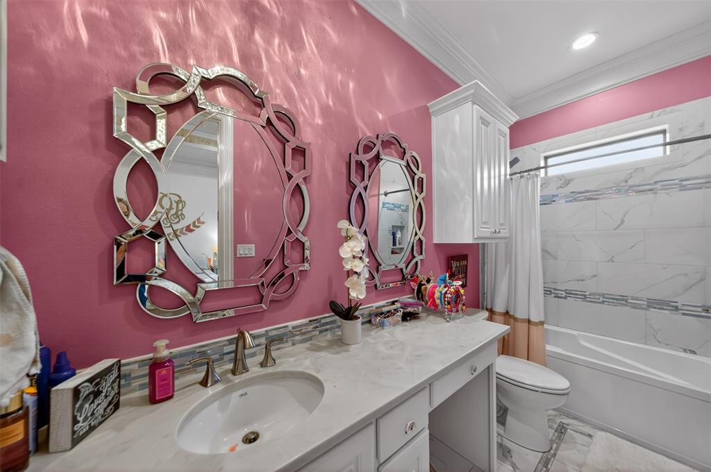 314 Hines Crossing Property Photo 10