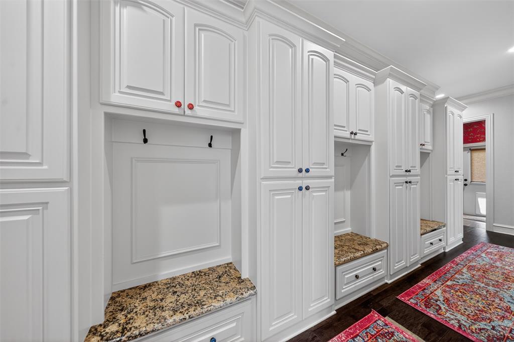 314 Hines Crossing Property Photo 15