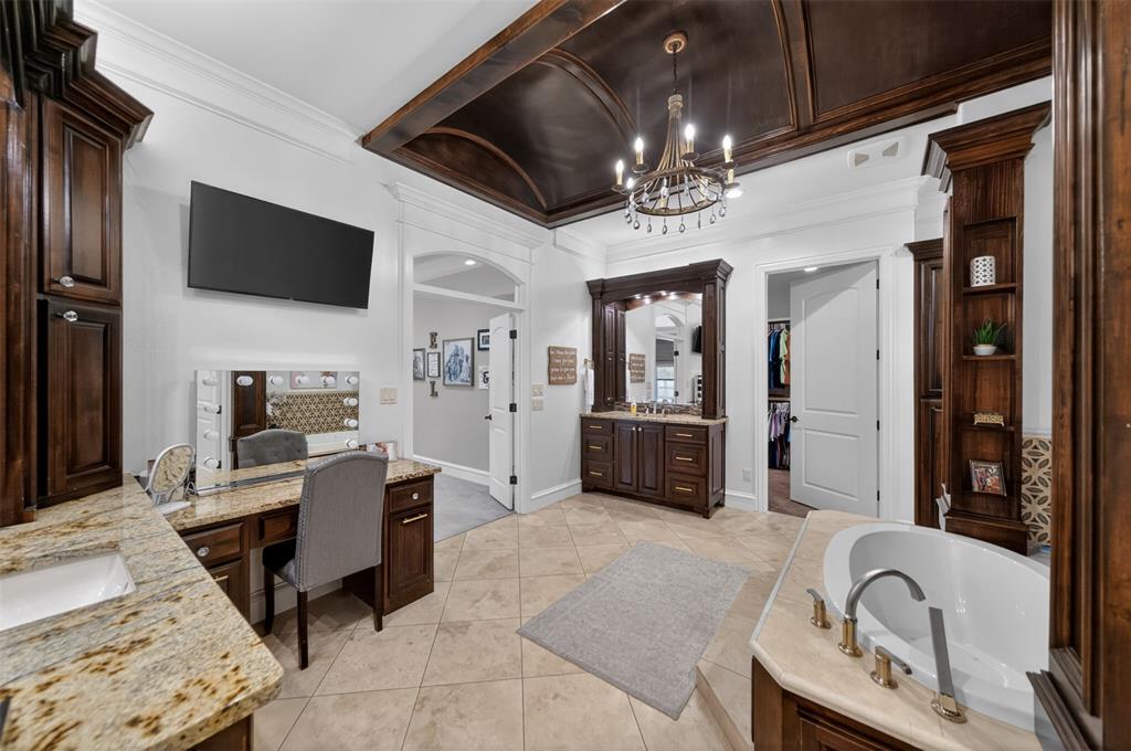 314 Hines Crossing Property Photo 32