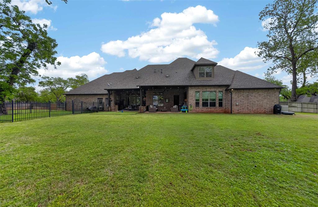 314 Hines Crossing Property Photo 39