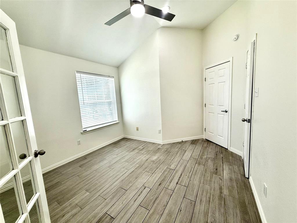 1647 Kingspoint Drive Property Photo 4