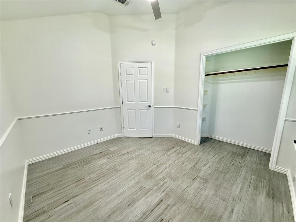 1647 Kingspoint Drive Property Photo 18
