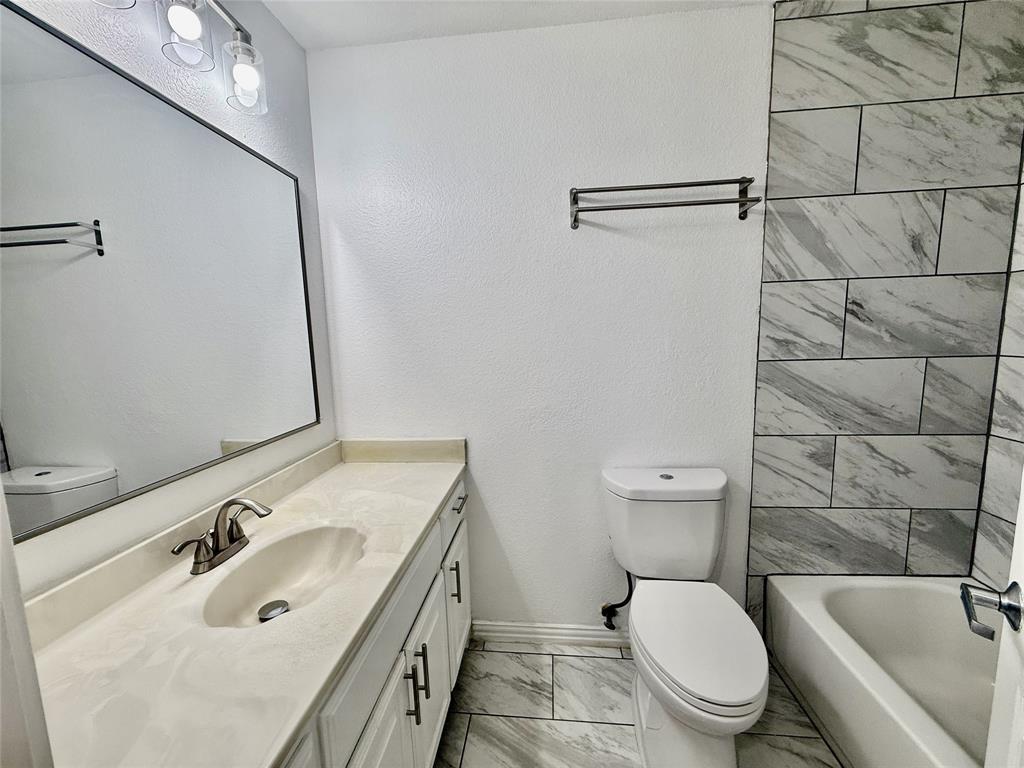 1647 Kingspoint Drive Property Photo 20