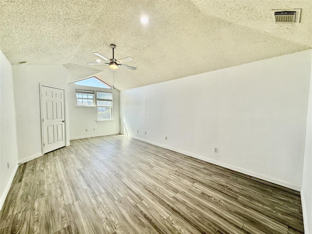 1647 Kingspoint Drive Property Photo 22