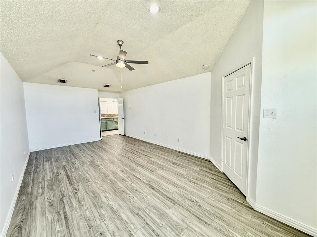 1647 Kingspoint Drive Property Photo 23