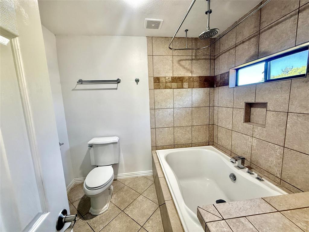 1647 Kingspoint Drive Property Photo 27